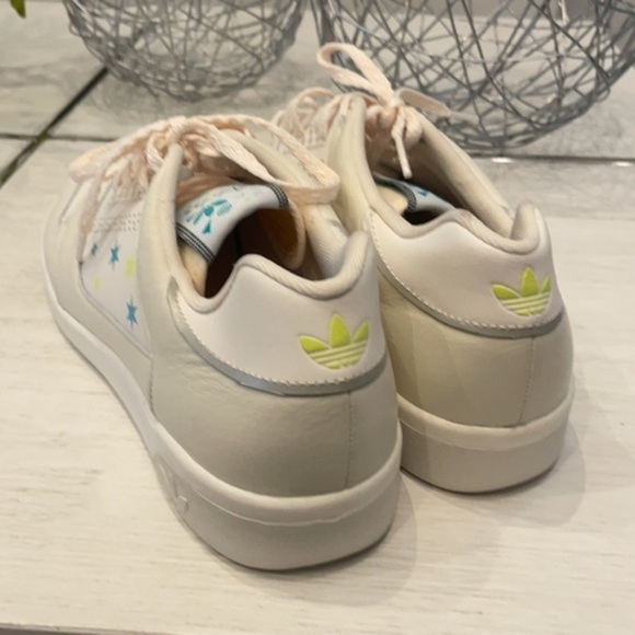 NWOB Adidas SlamCourt Star Sneakers - Picture 6 of 10